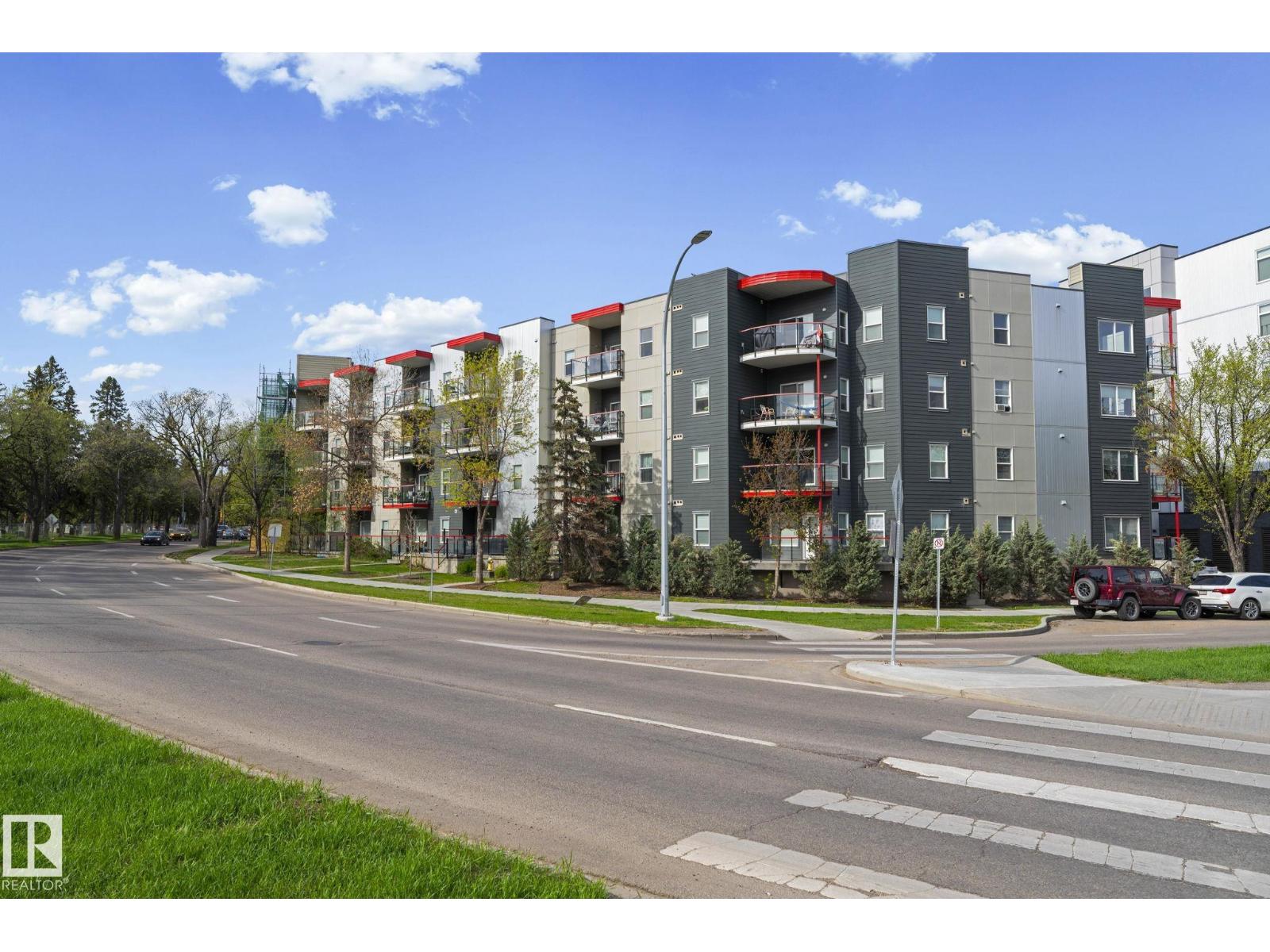 #306 10611 117 ST NW - 37