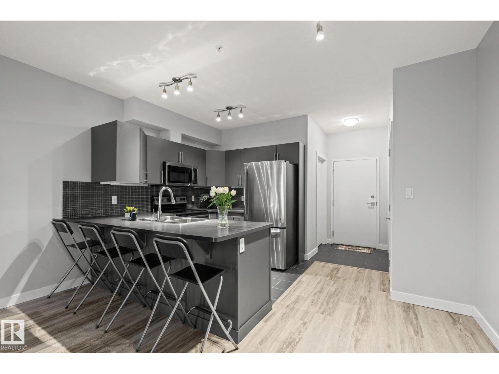 #306 10611 117 ST NW - 5