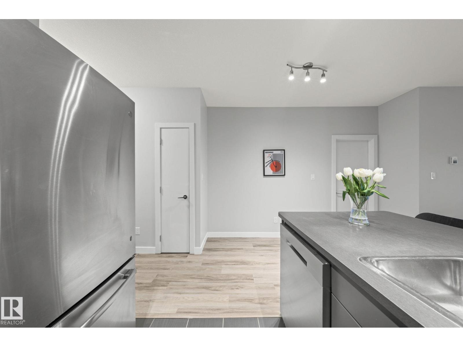 #306 10611 117 ST NW - 9