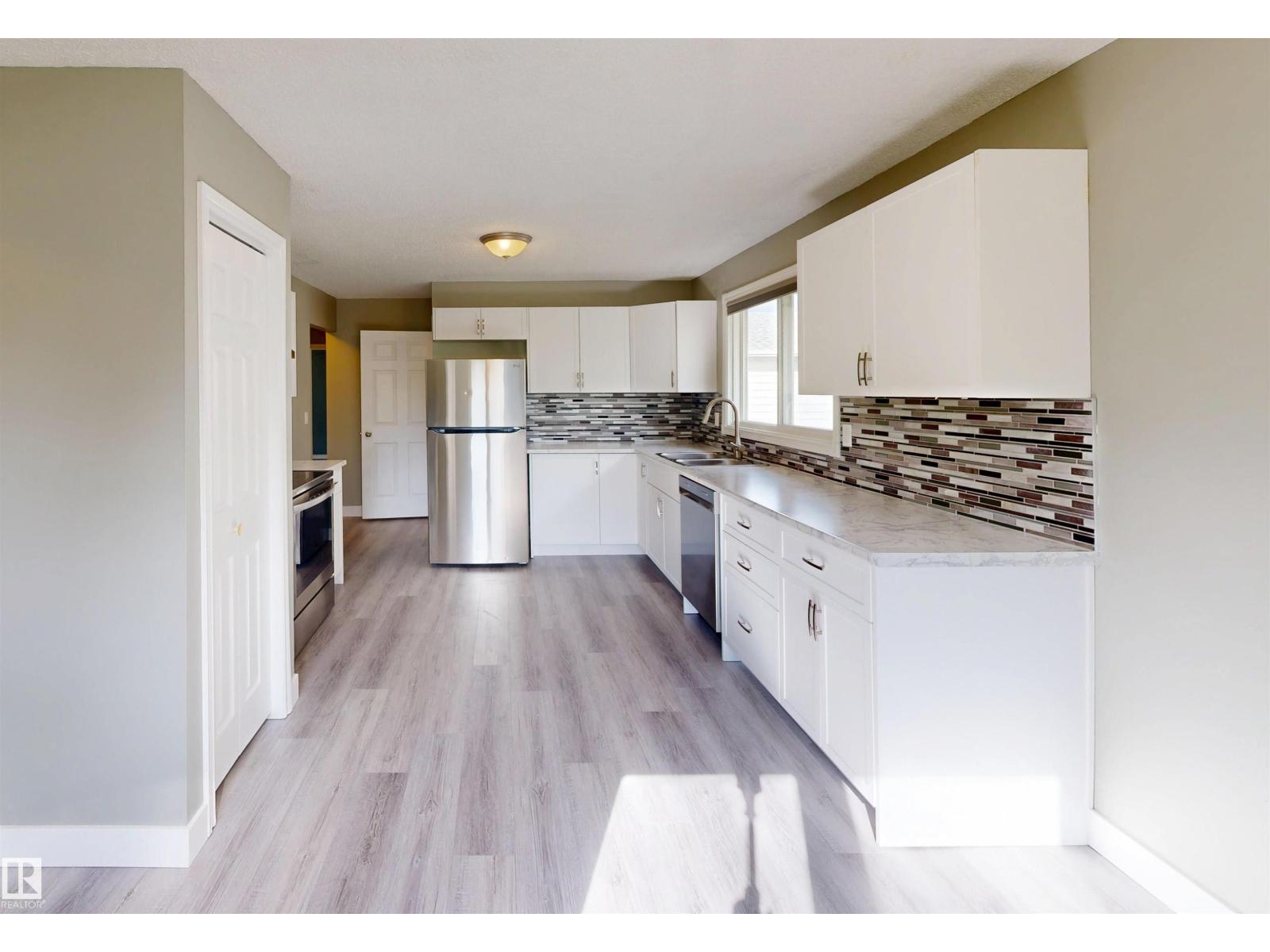 4243 74 ST NW - 10