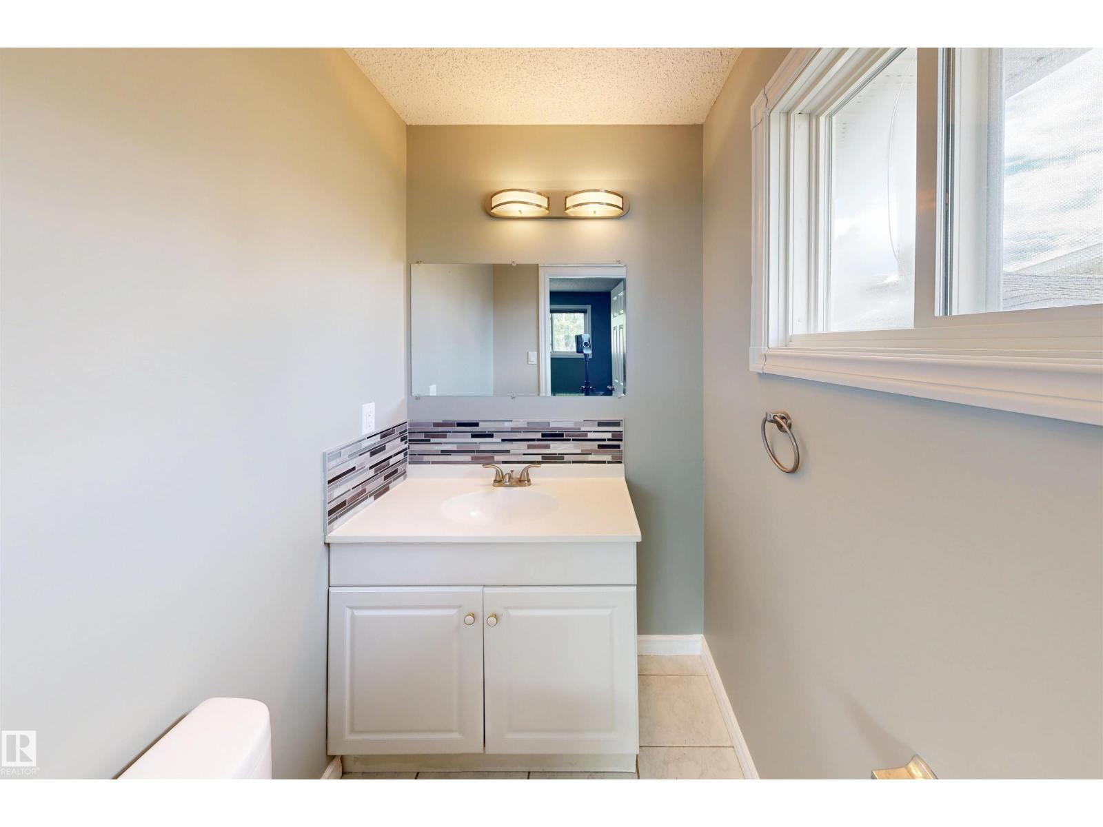 4243 74 ST NW - 16