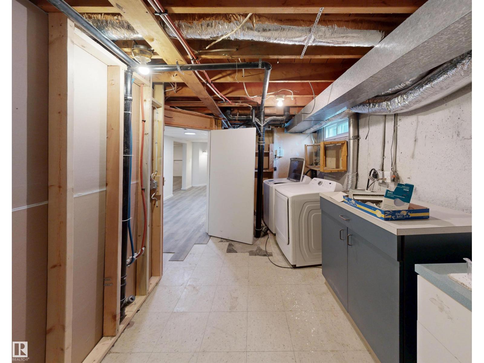 4243 74 ST NW - 29