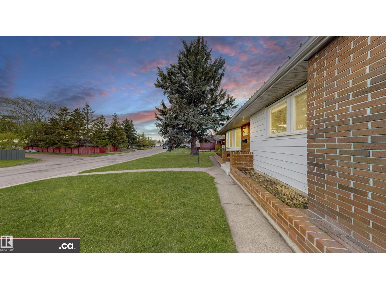 4243 74 ST NW - 40