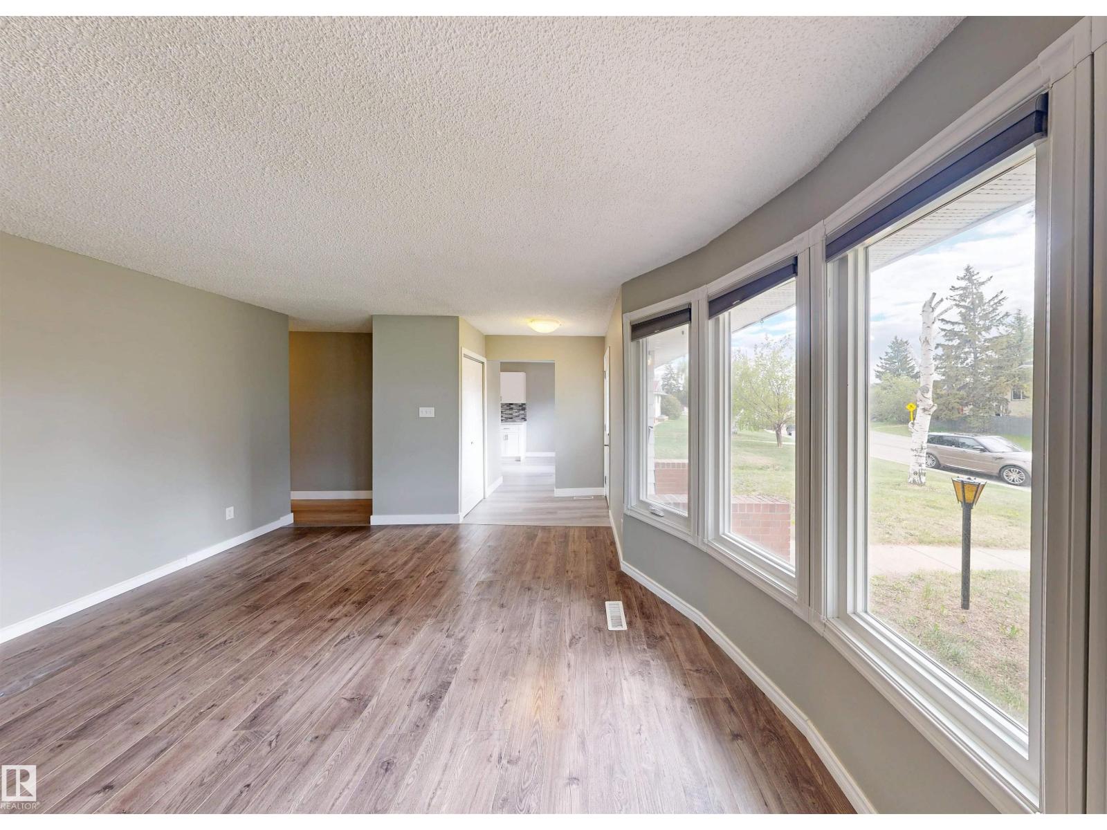 4243 74 ST NW - 6