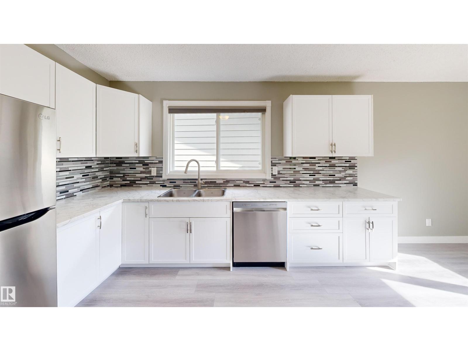 4243 74 ST NW - 7