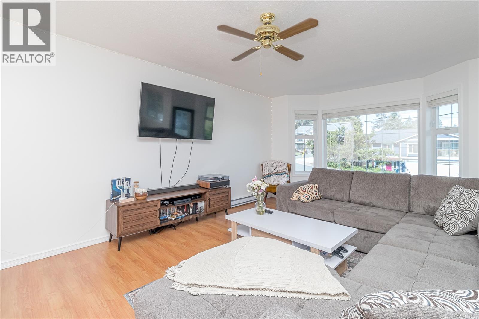 5536 Ventura Dr - 23