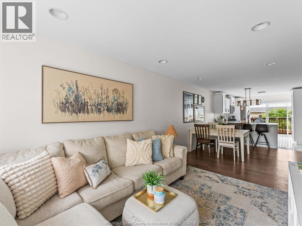 210 Adams AVENUE - 12