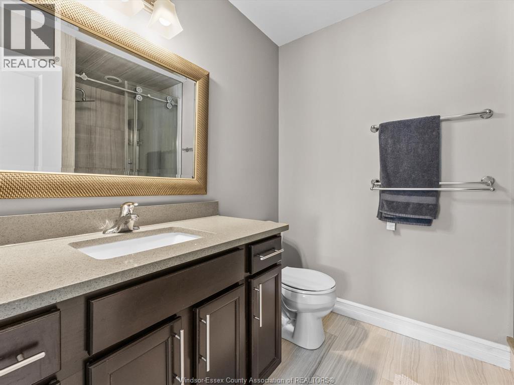 210 Adams AVENUE - 18