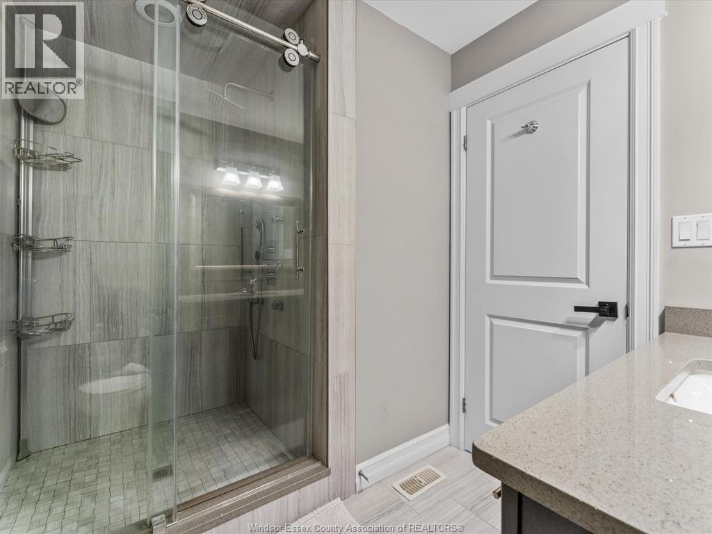 210 Adams AVENUE - 19