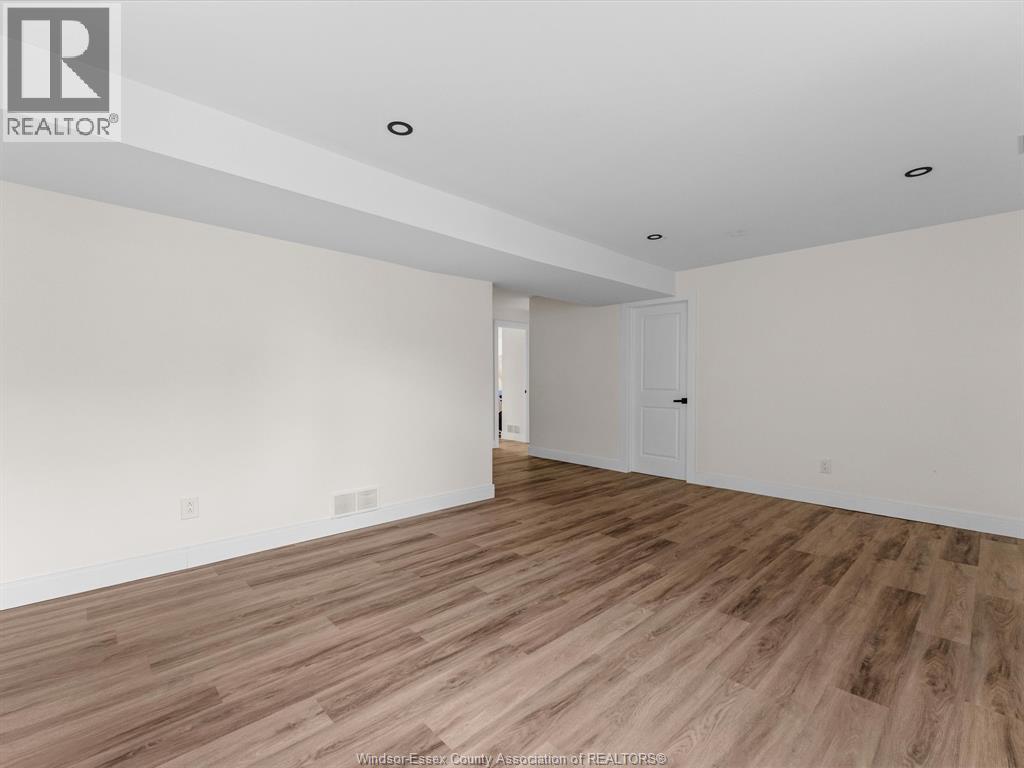 210 Adams AVENUE - 20