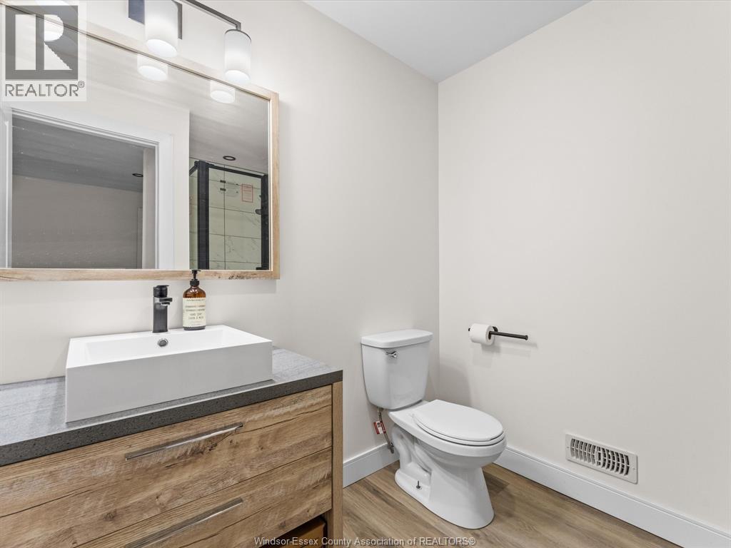210 Adams AVENUE - 25