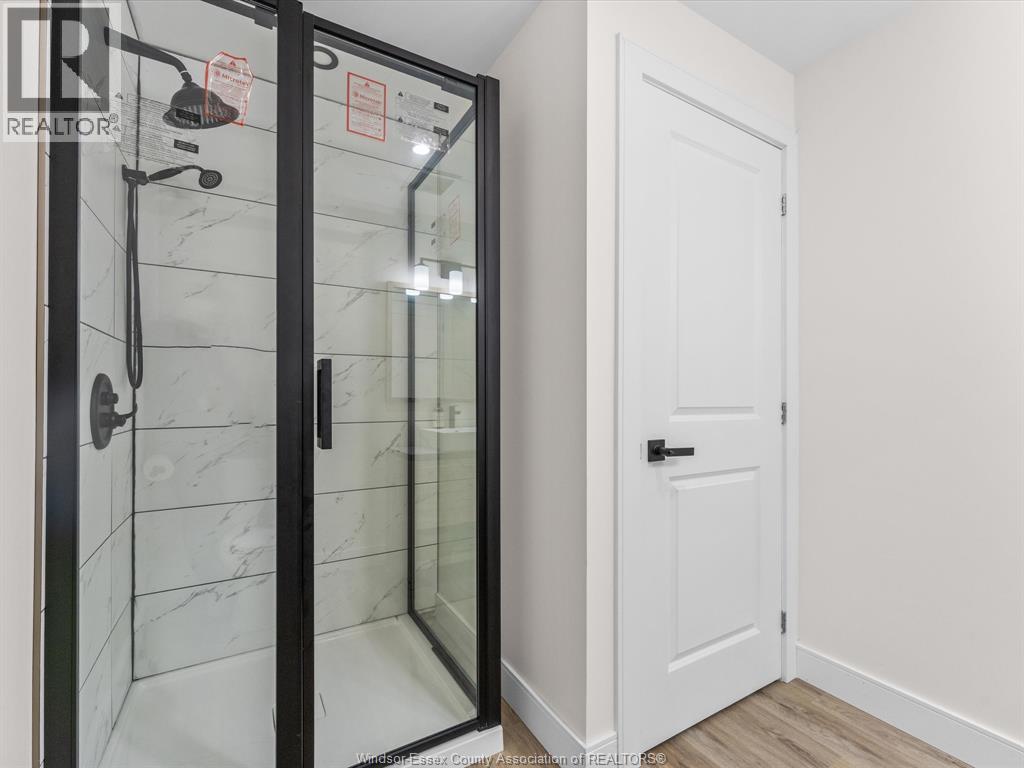 210 Adams AVENUE - 26