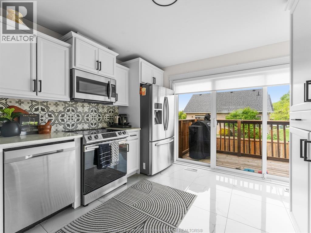 210 Adams AVENUE - 6