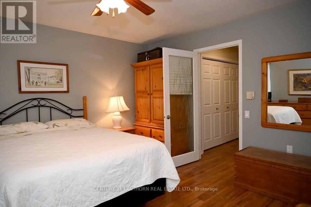 18 CRETNEY DRIVE S - 26