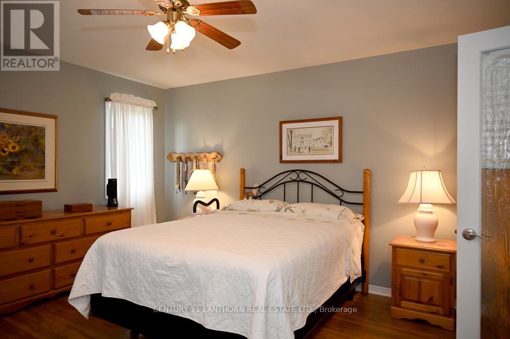 18 CRETNEY DRIVE S - 24