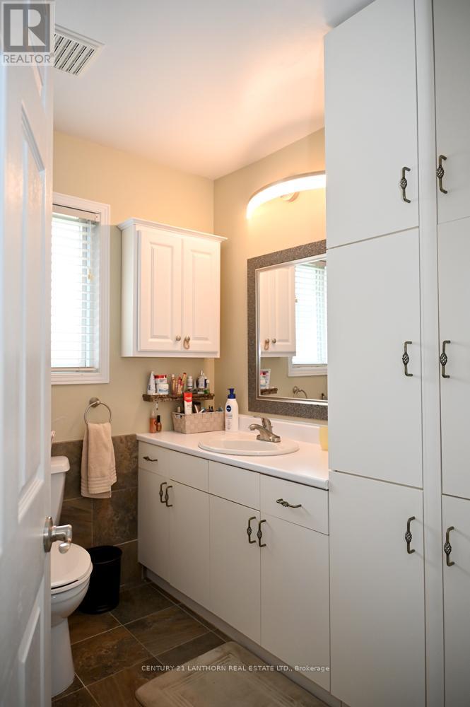 18 CRETNEY DRIVE S - 27