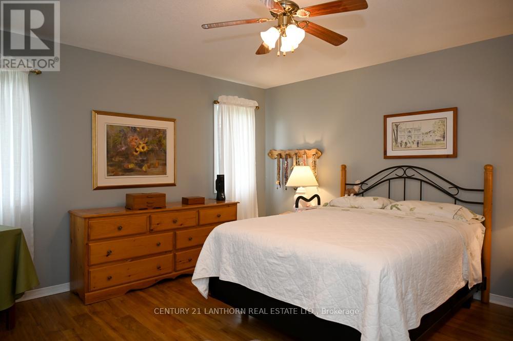 18 CRETNEY DRIVE S - 25