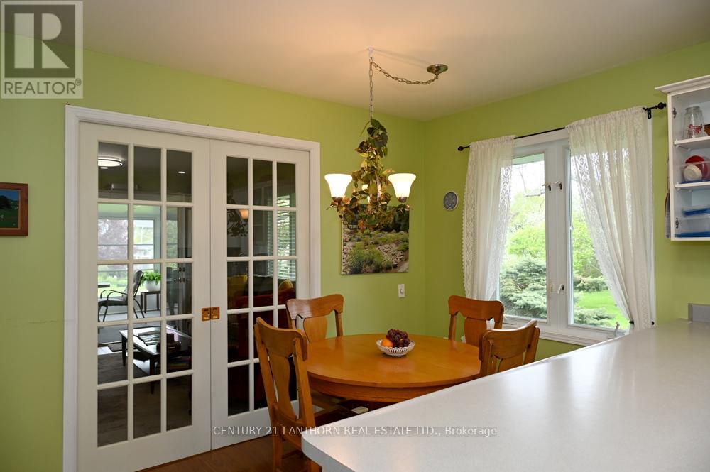 18 CRETNEY DRIVE S - 33