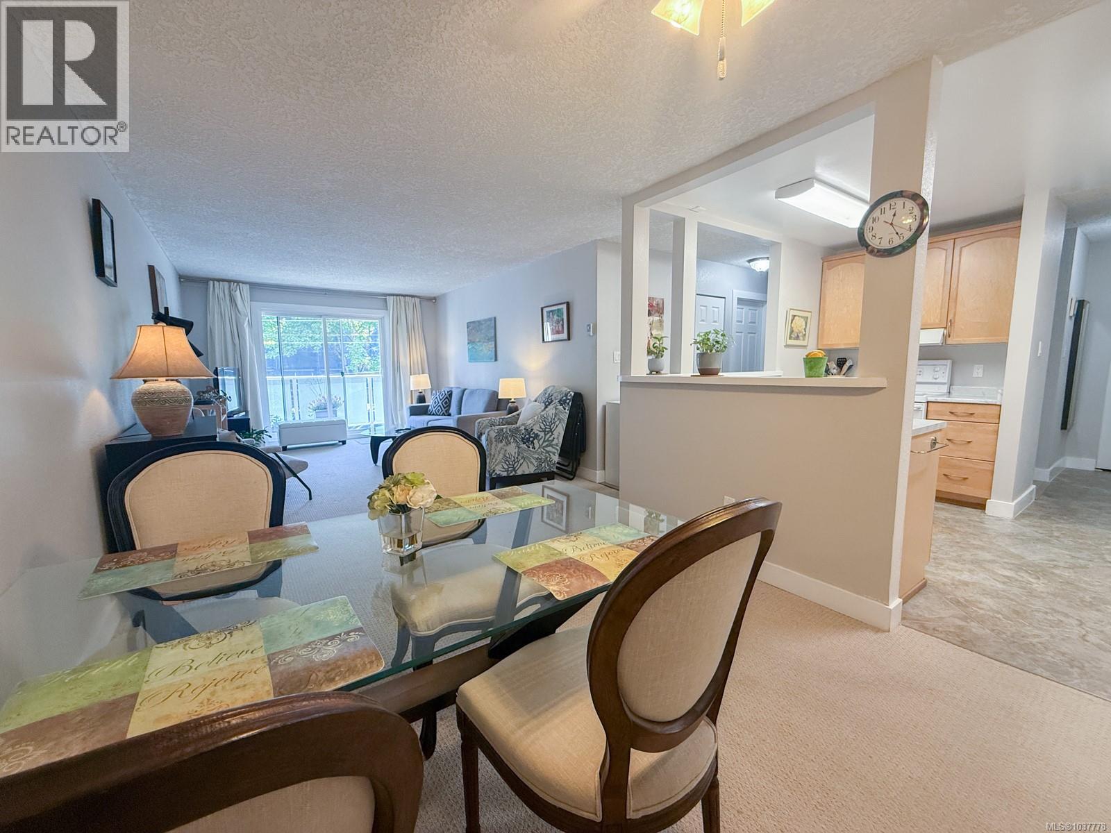 405 3252 Glasgow Avenue, Saanich