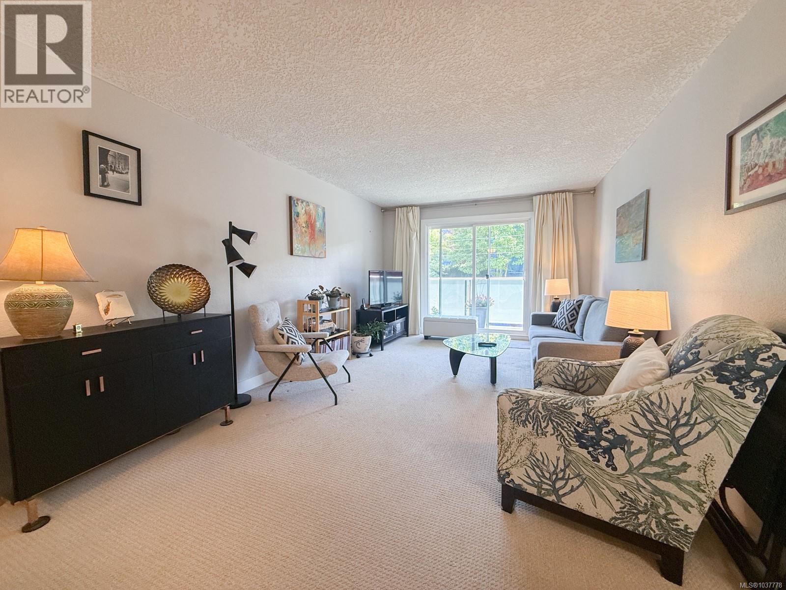 405 3252 Glasgow Avenue, Saanich