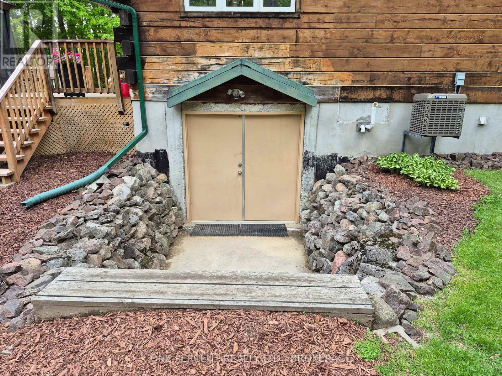 1577 NORWAY ROAD - 7