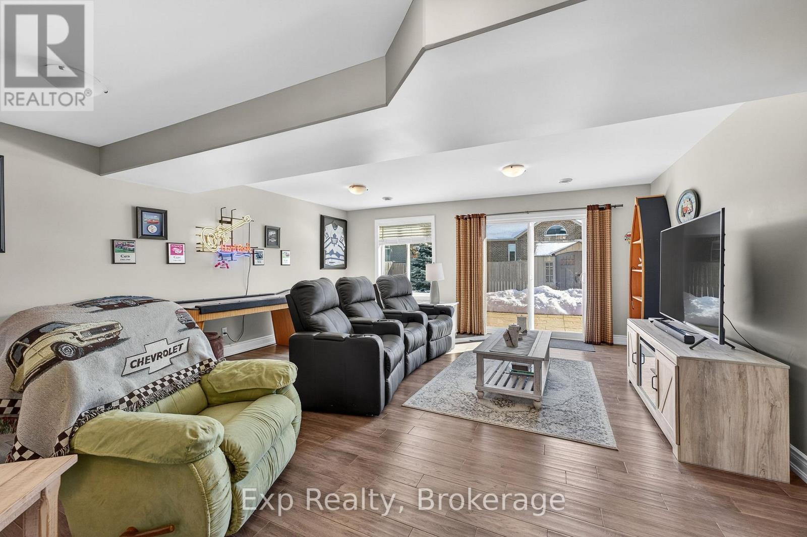 15 KEMPTON AVENUE - 12