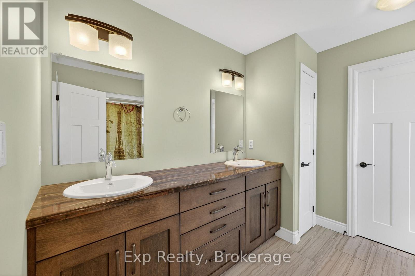 15 KEMPTON AVENUE - 17