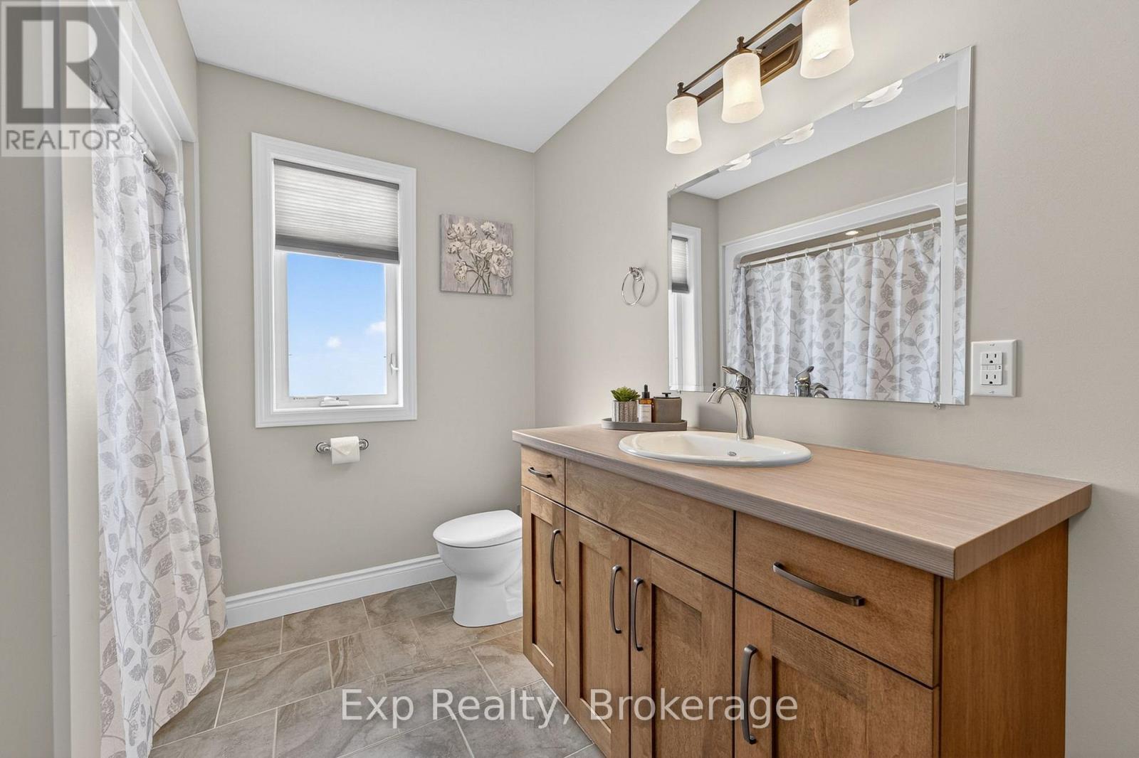 15 KEMPTON AVENUE - 22