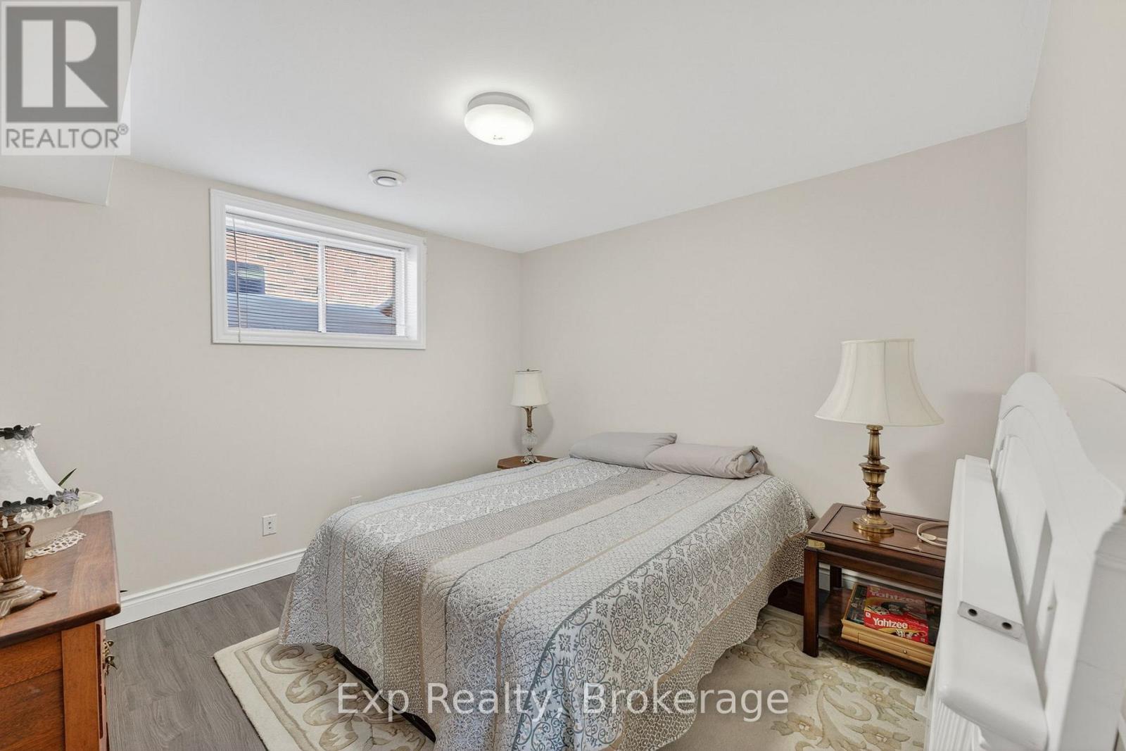 15 KEMPTON AVENUE - 27