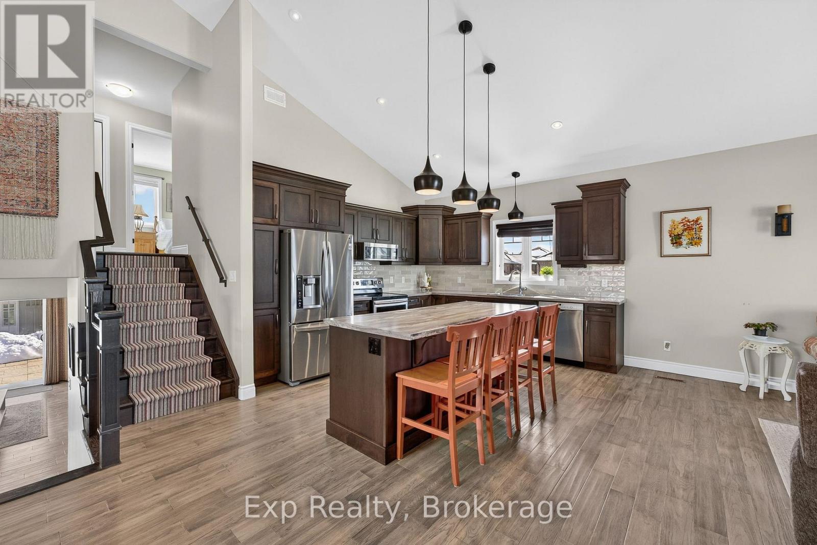15 KEMPTON AVENUE - 4