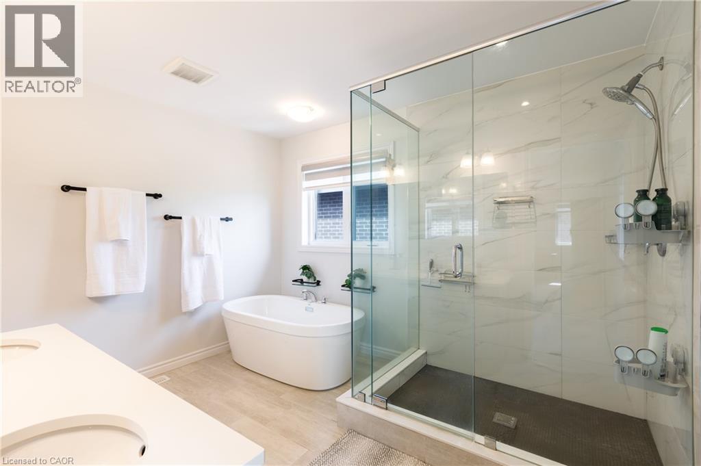 581 DOONWOODS Crescent - 32