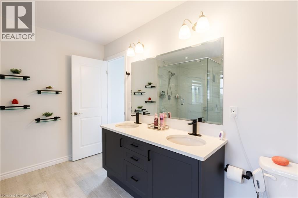 581 DOONWOODS Crescent - 34