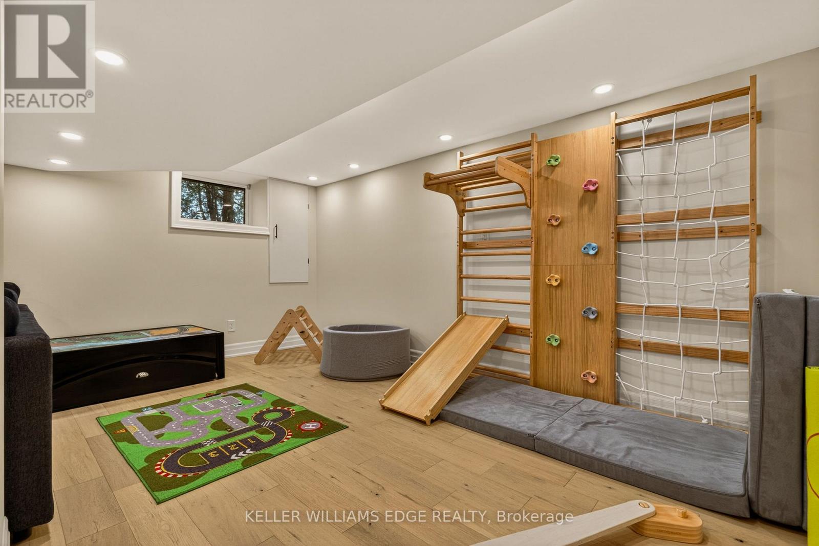 3322 REGIONAL ROAD - 38