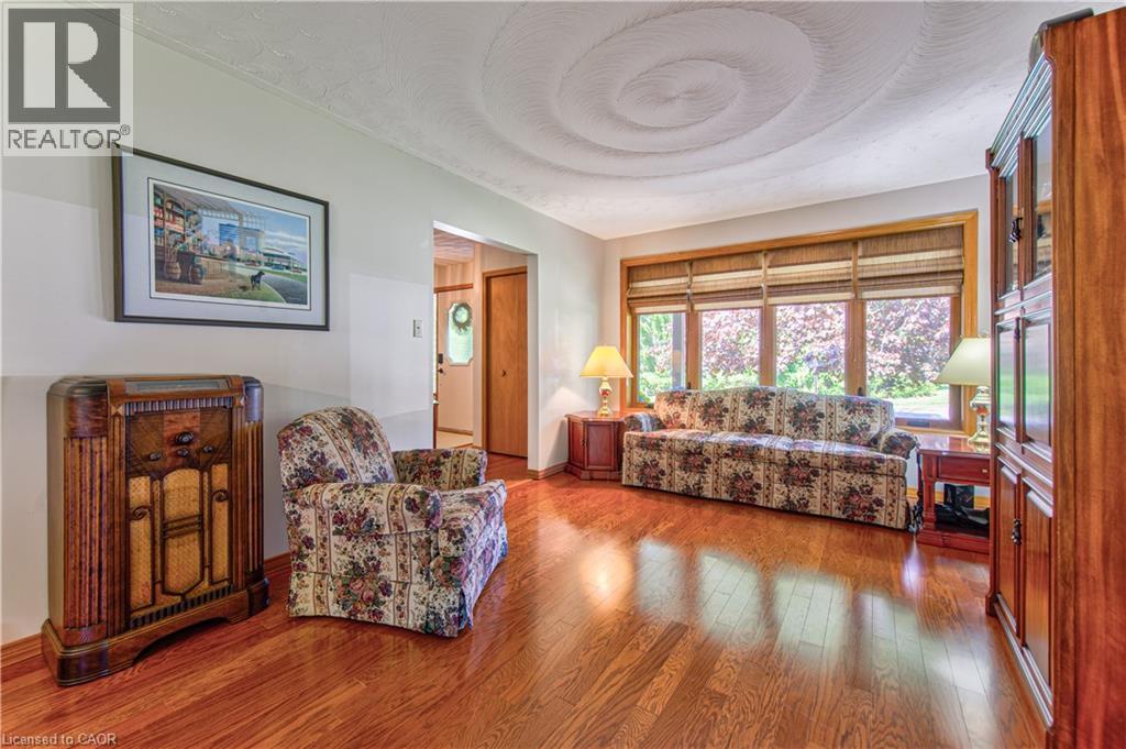 33 HUGHSON Street - 9