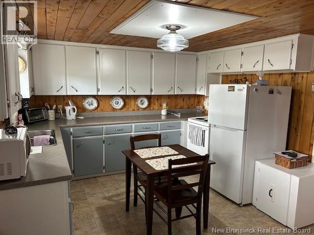 3752 Cape Road - 11