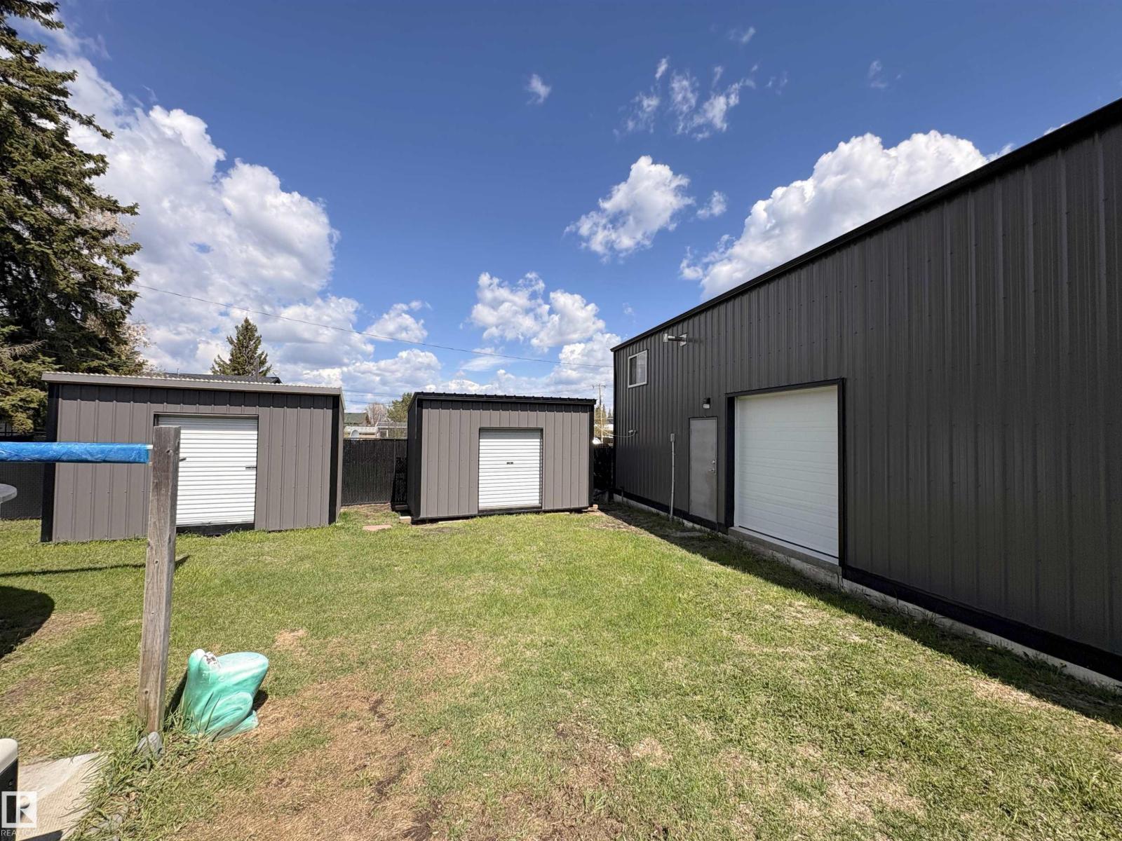 5510 Railway AV — photo 28