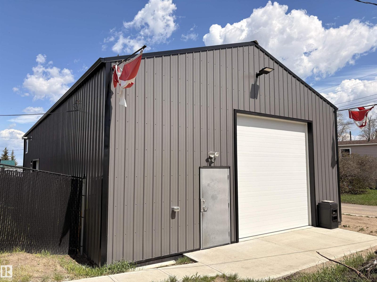 5510 Railway AV — photo 33
