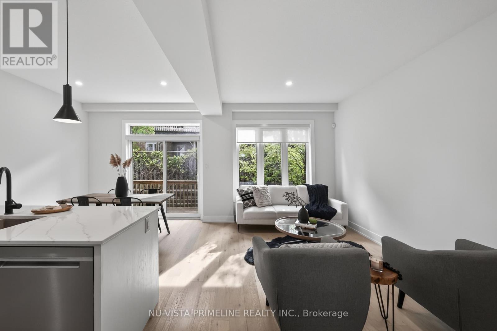 #16 1570 CORONATION DRIVE - 10