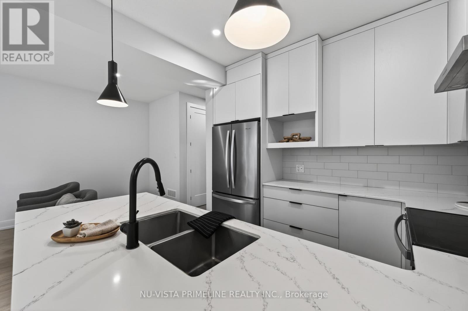 #16 1570 CORONATION DRIVE - 15