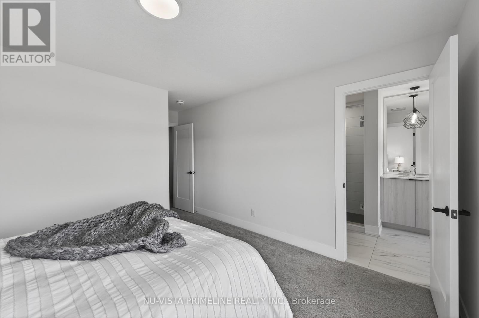 #16 1570 CORONATION DRIVE - 17