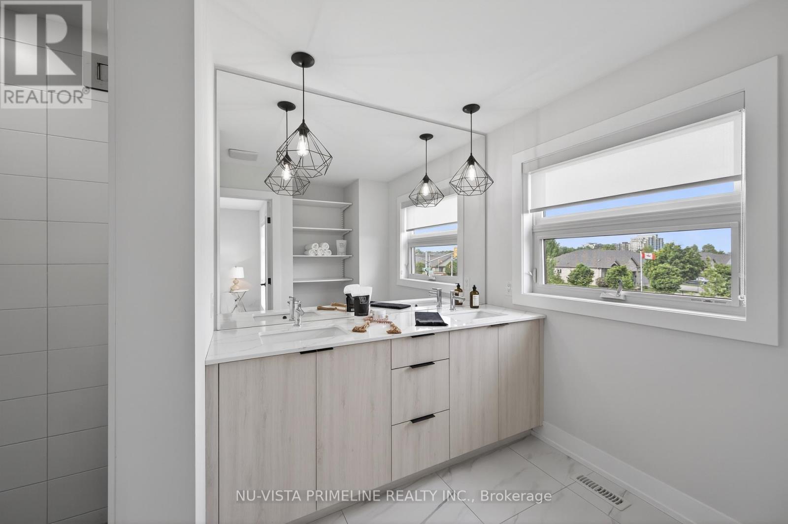 #16 1570 CORONATION DRIVE - 18