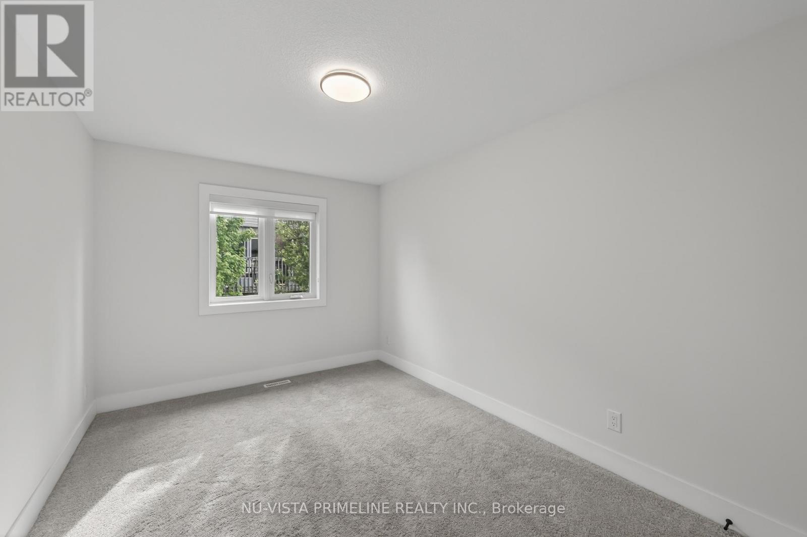 #16 1570 CORONATION DRIVE - 21