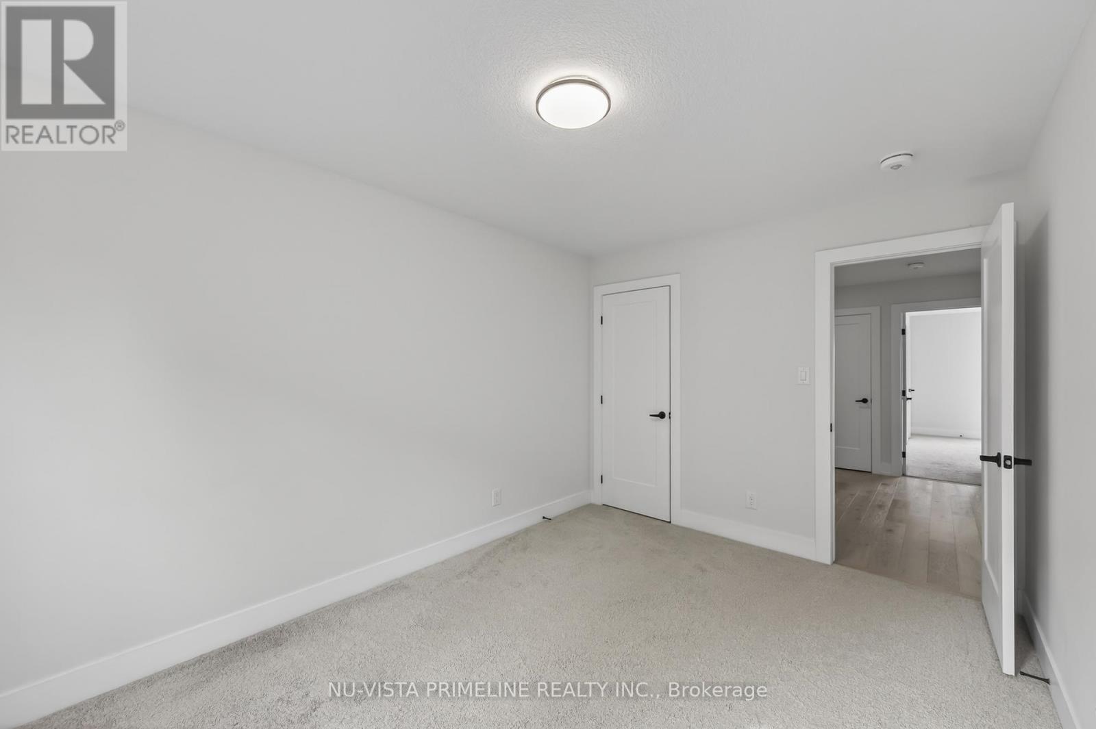 #16 1570 CORONATION DRIVE - 22