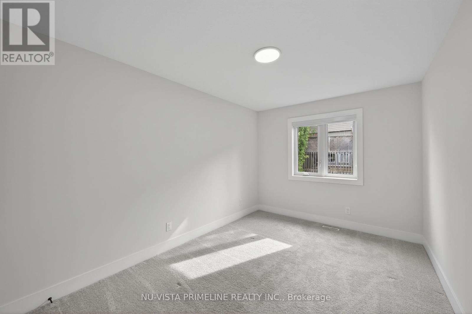 #16 1570 CORONATION DRIVE - 23