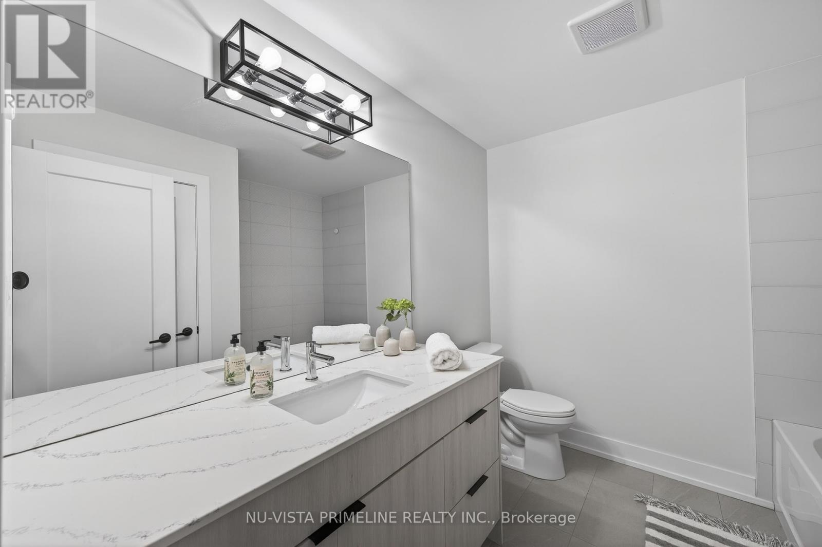 #16 1570 CORONATION DRIVE - 26