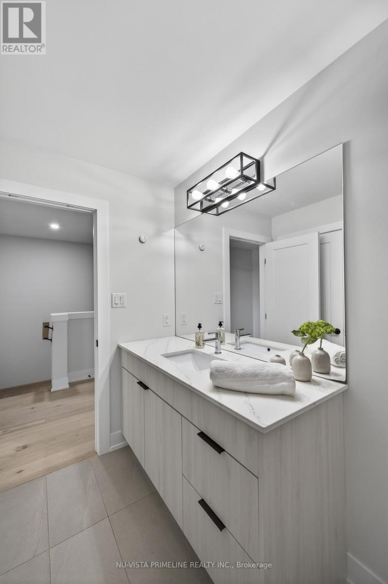 #16 1570 CORONATION DRIVE - 28