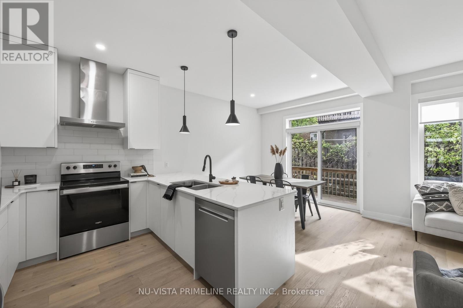 #16 1570 CORONATION DRIVE - 9