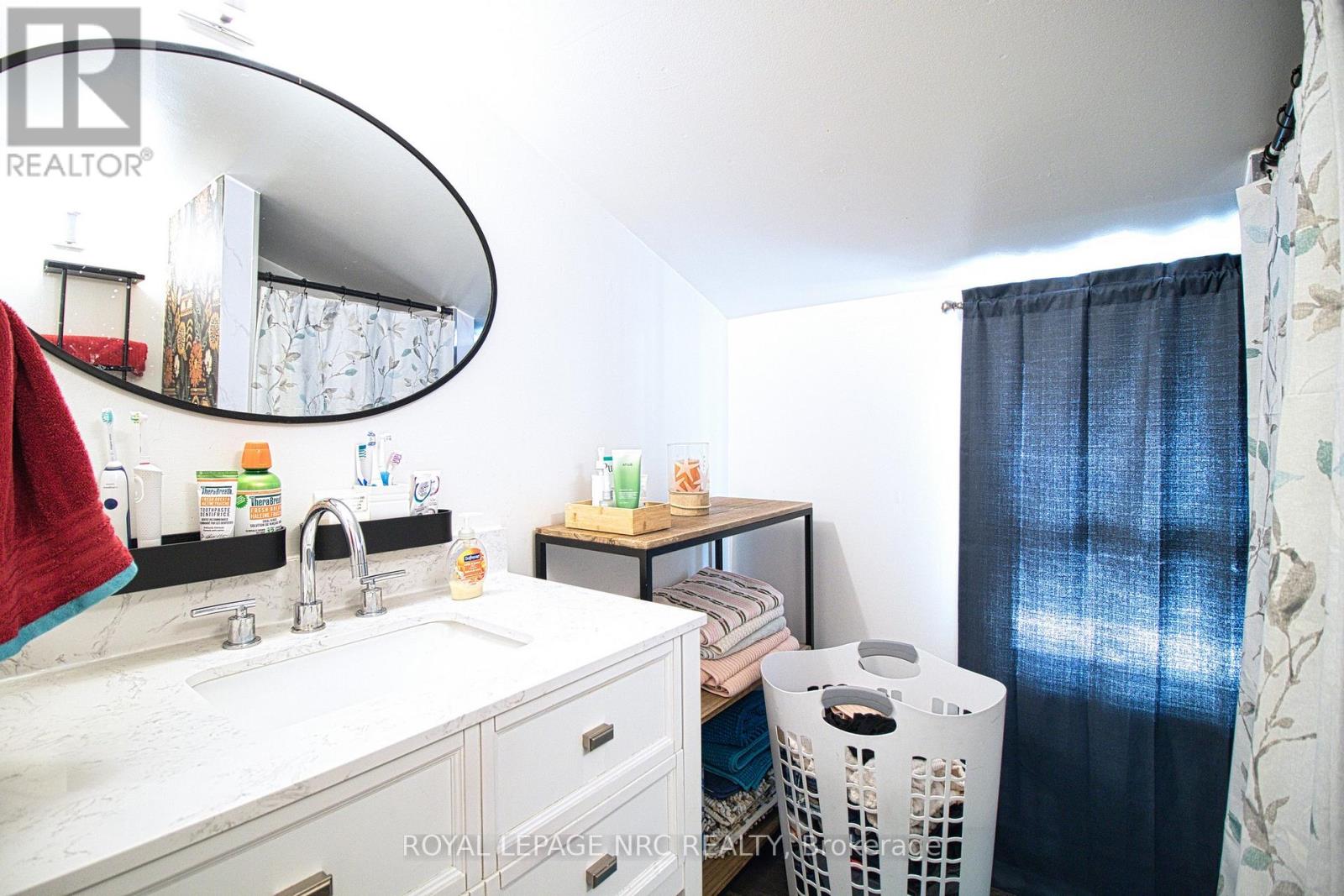 46 LISGAR STREET - 24