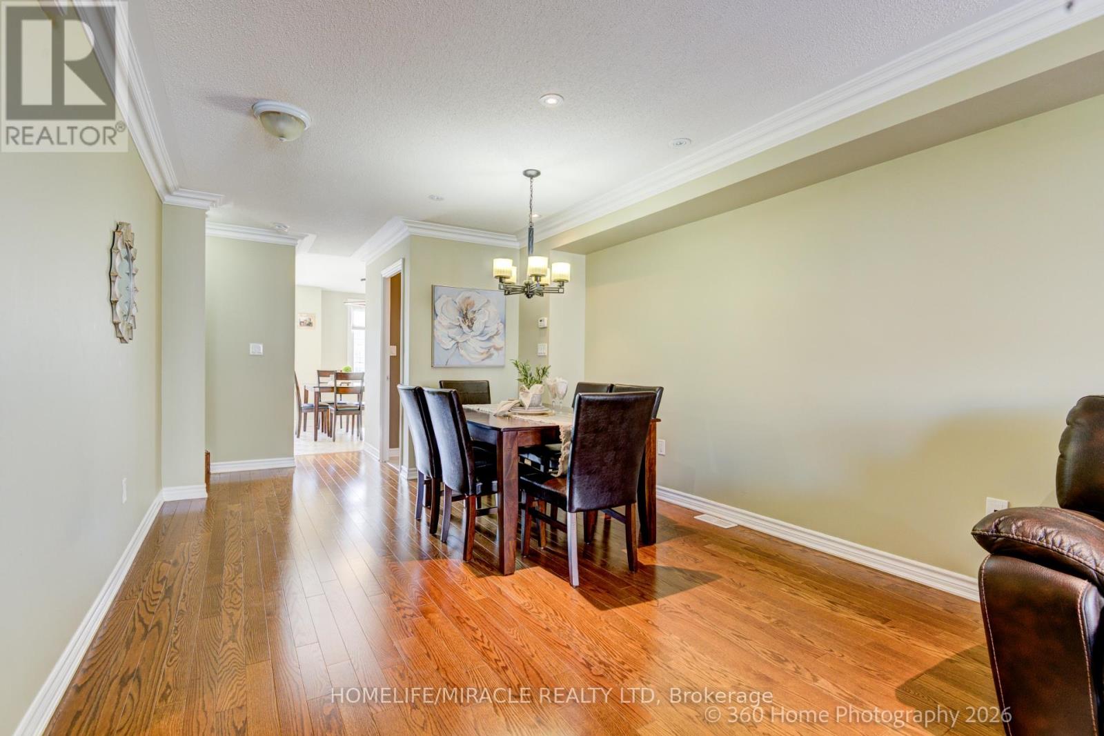 48 STRANGFORD LANE - 7