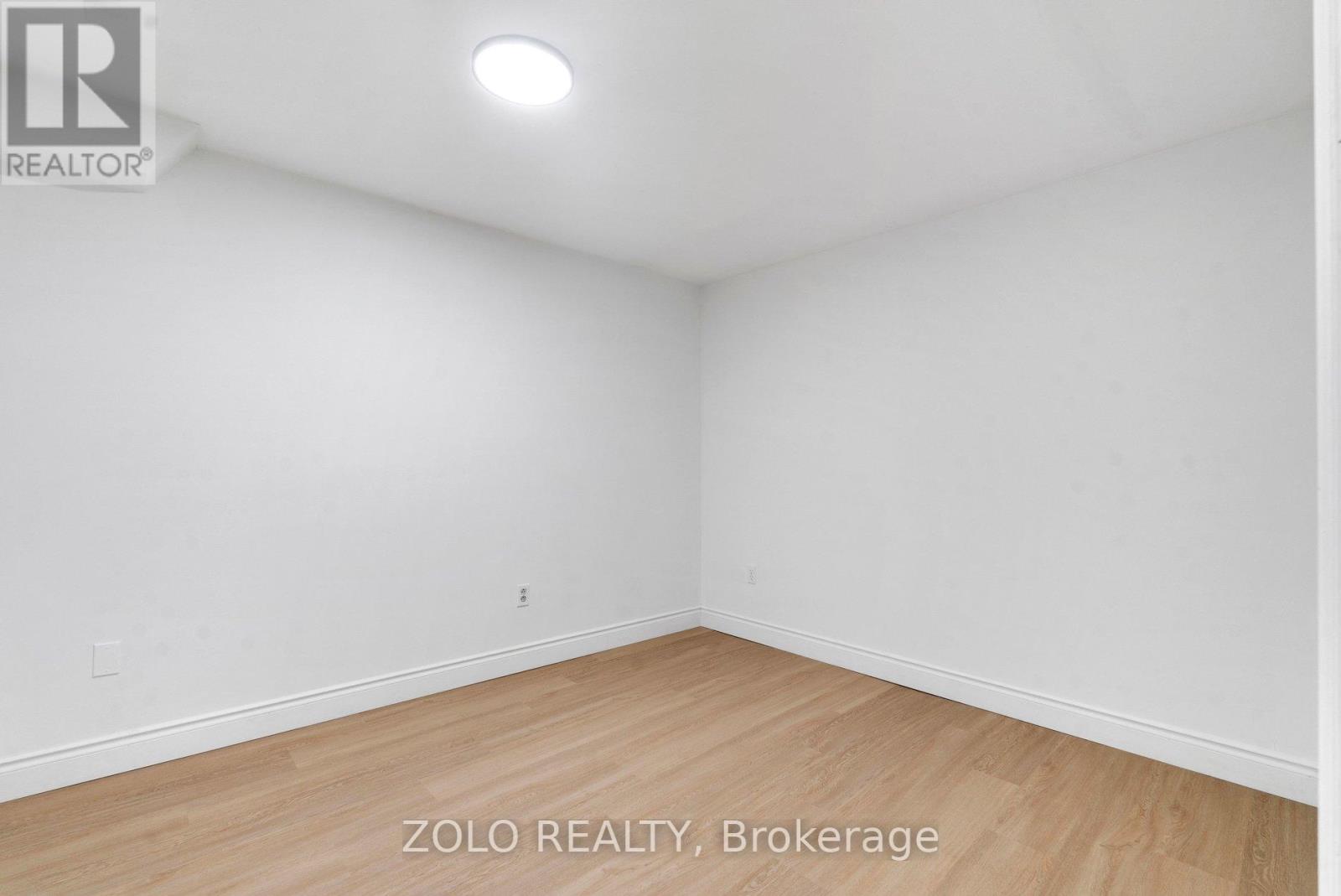 272 ELMAN CRESCENT - 36